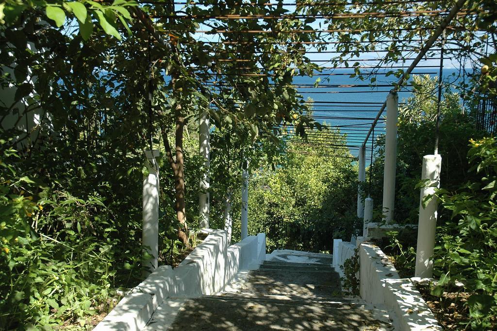 Studios Andreas Mpoukaris Exterior photo
