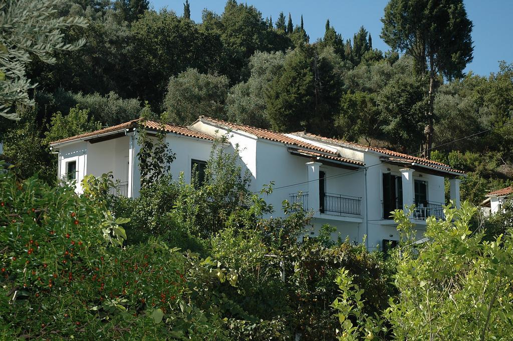 Studios Andreas Mpoukaris Exterior photo
